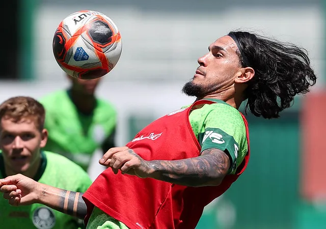 O jogador Gustavo Gómez, da SE Palmeiras, durante treinamento, na Academia de Futebol. (Foto: Cesar Greco/Palmeiras/by Canon)