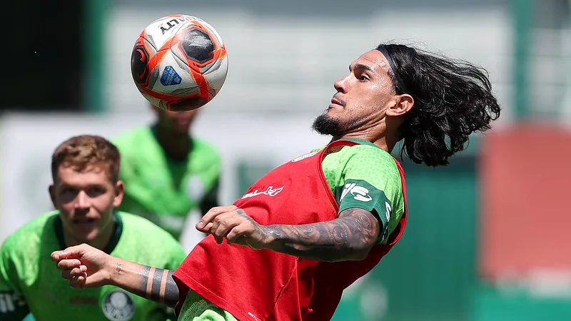 O jogador Gustavo Gómez, da SE Palmeiras, durante treinamento, na Academia de Futebol. (Foto: Cesar Greco/Palmeiras/by Canon)