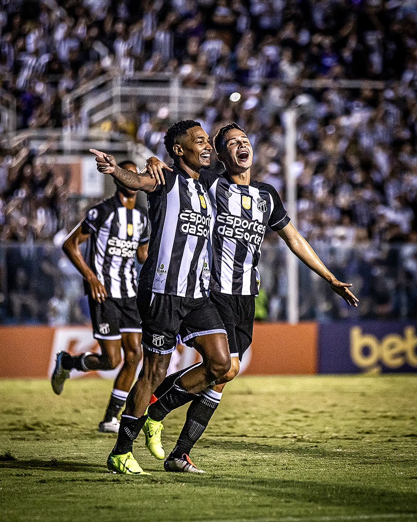 Ceará enfrenta o Confiança na Copa do Nordeste. Descubra as expectativas e detalhes da partida na Arena Castelão.