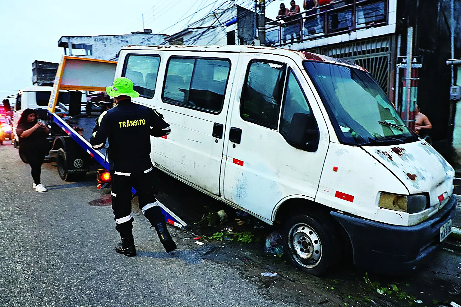 Uma van estava estacionada há cerca de 10 anos na Mariz e Barros, no bairro da Pedreira

FOTO: MAURO ÂNGELO