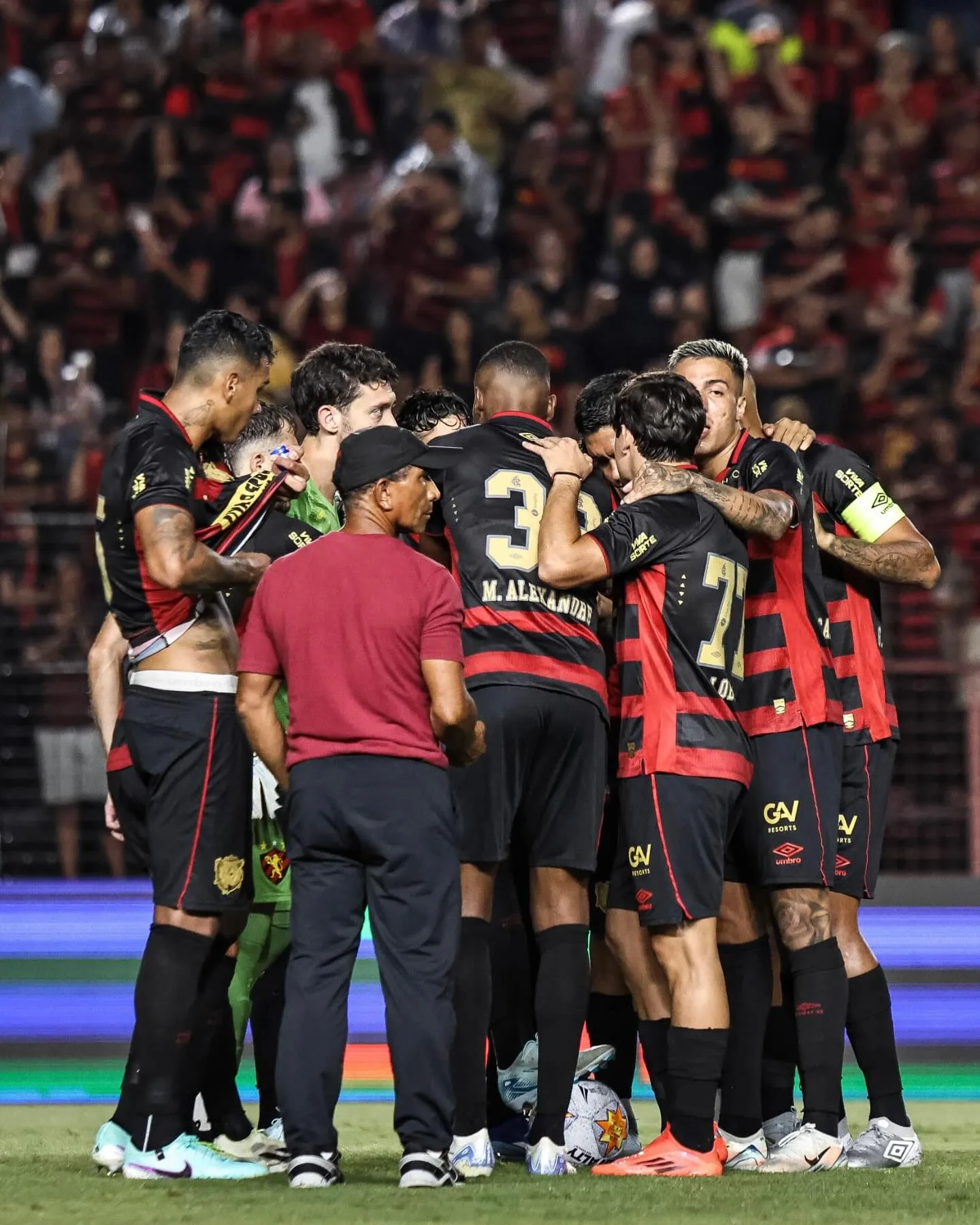 Sport e Maguary se enfrentam na Ilha do Retiro em um grande clássico pernambucano pelo Campeonato Pernambucano 2025.