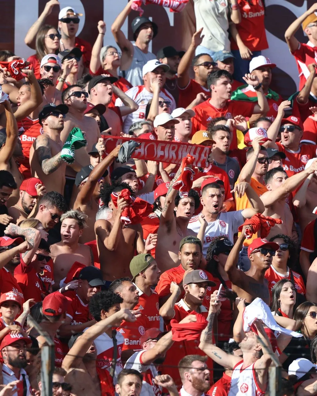 Acompanhe o confronto entre Caxias e Internacional nas semifinais do Campeonato Gaúcho. Grande expectativa para este jogo!