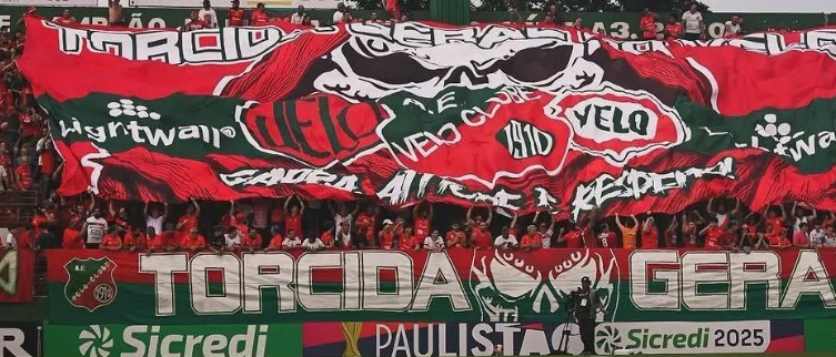 Acompanhe o confronto entre Velo Clube e Inter de Limeira. Um jogo crucial no Campeonato Paulista aguardando sua vitória.