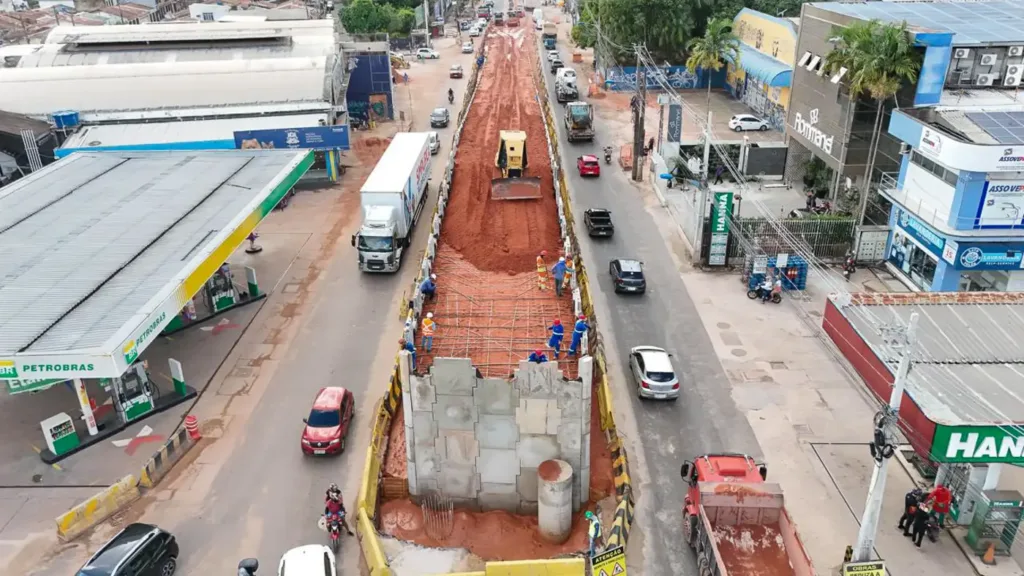 Novas obras do viaduto nas Avenidas Mário Covas e Independência em Belém. Saiba sobre as alterações de trânsito e rotas alternativas.