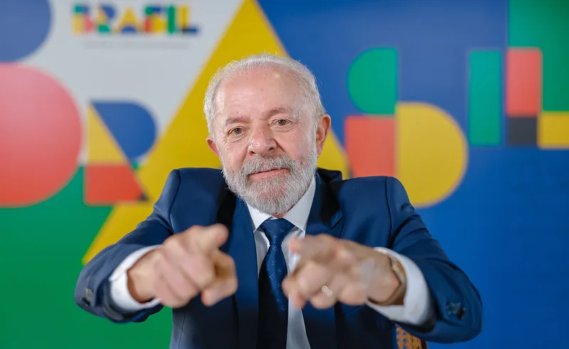 Lula afirma que o Brasil vai taxar os produtos dos EUA em resposta ao tarifaço de Trump. Princípio da reciprocidade em ação.