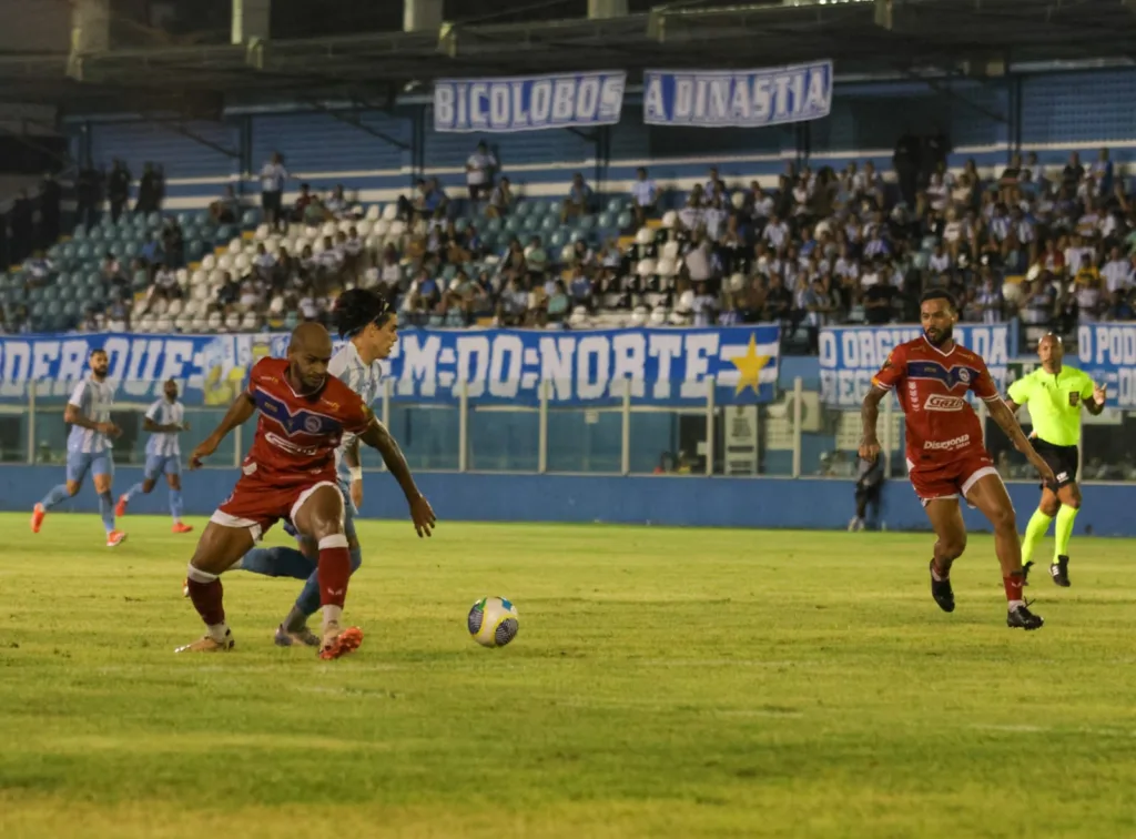 O PSC sofre para avançar na Copa Verde. Após um jogo tenso, a decisão foi para os pênaltis e o time garantiu a vaga na 2ª fase. O PSC sofre para avançar na Copa Verde. Após um jogo tenso, a decisão foi para os pênaltis e o time garantiu a vaga na 2ª fase.