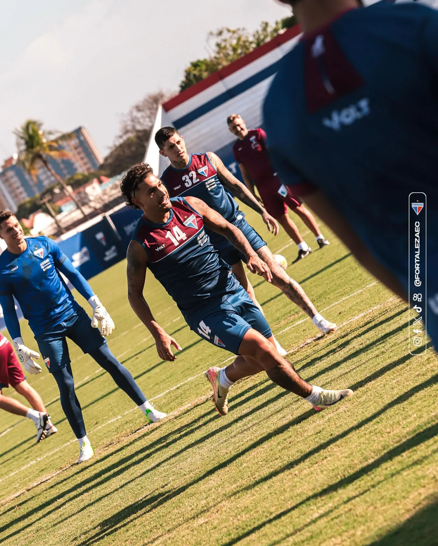 Fortaleza e Ceará se enfrentam neste sábado (8), às 16h30 (horário de Brasília), no Estádio Castelão, em Fortaleza (CE)