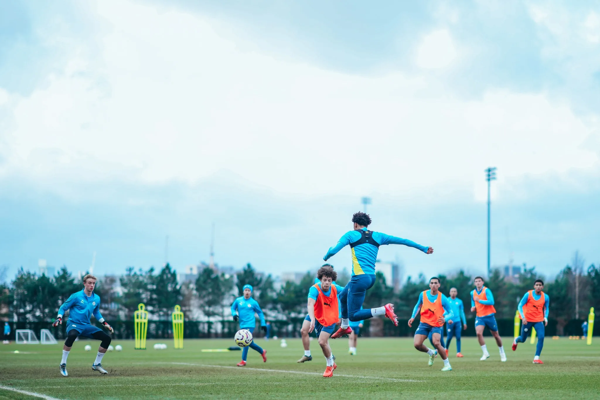 Acompanhe Tottenham x Manchester City em um dos confrontos mais esperados da Premier League nesta quarta-feira.