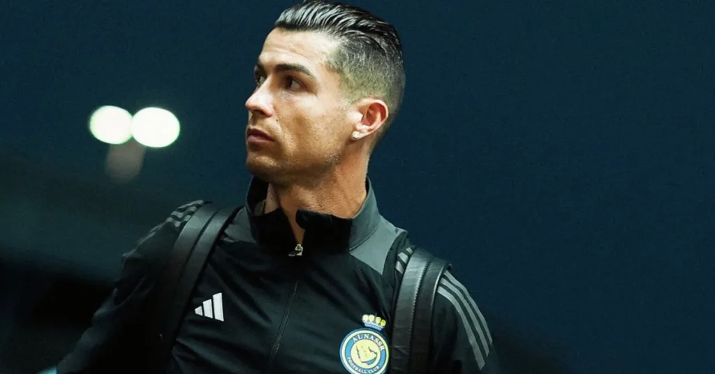 O destino de Cristiano Ronaldo voltou a ser assunto mundial após uma publicação enigmática feita pelo astro português nesta segunda-feira (26),