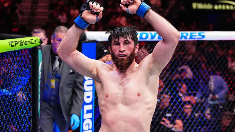 Magomed Anklaev comemora ao fim da luta contra Alex "Poatan" Pereira no UFC 313. (Foto por Jeff Bottari/Zuffa LLC)