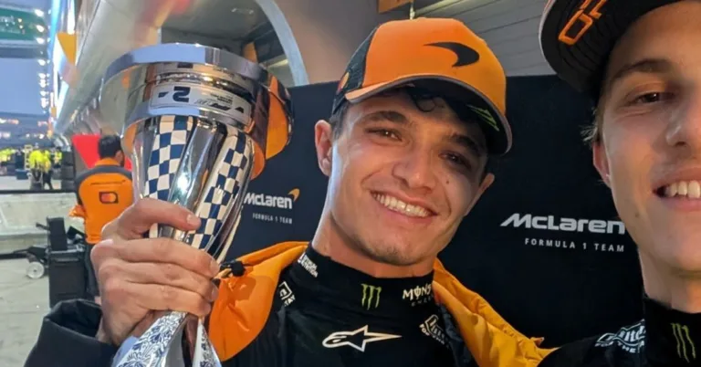 Oscar Piastri, da McLaren, liderou de ponta a ponta e venceu o GP da China de F1, na madrugada deste domingo (23), no horário de Brasília.