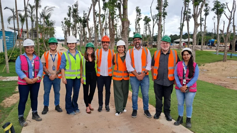 visita da Comitiva da CNI aos espaços da COP em Belém.