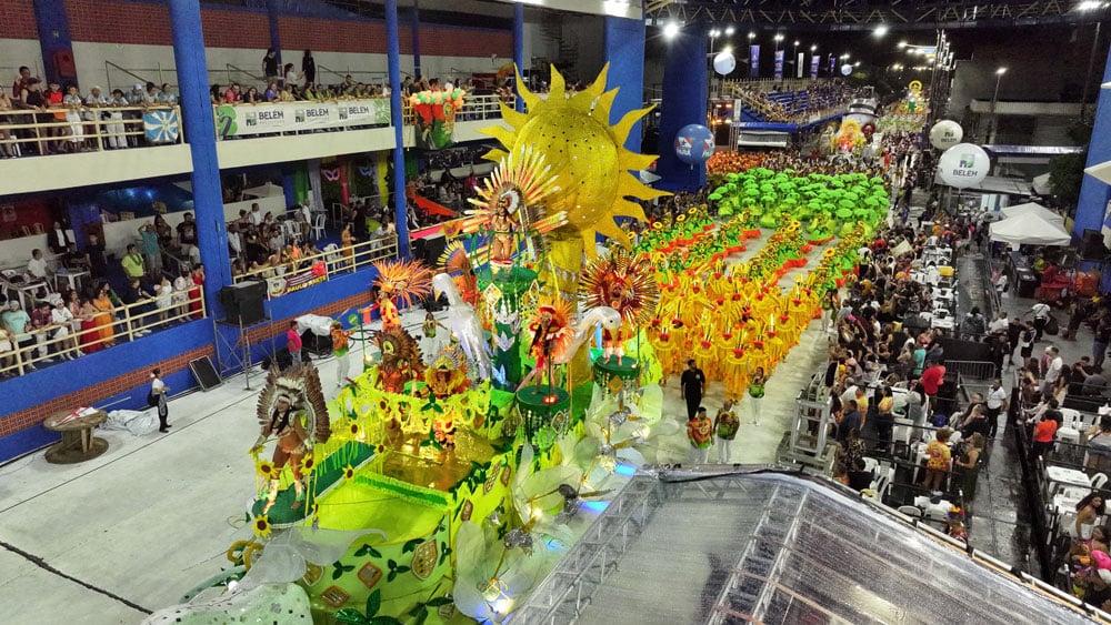 As escolas de samba Quem São Eles e Bole Bole foram declaradas as campeãs do carnaval de Belém 2025.
