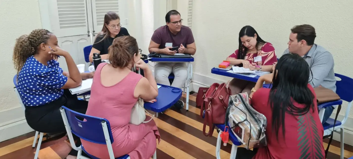 Professores em um dos momentos da formação do 'Alfabetiza Pará'