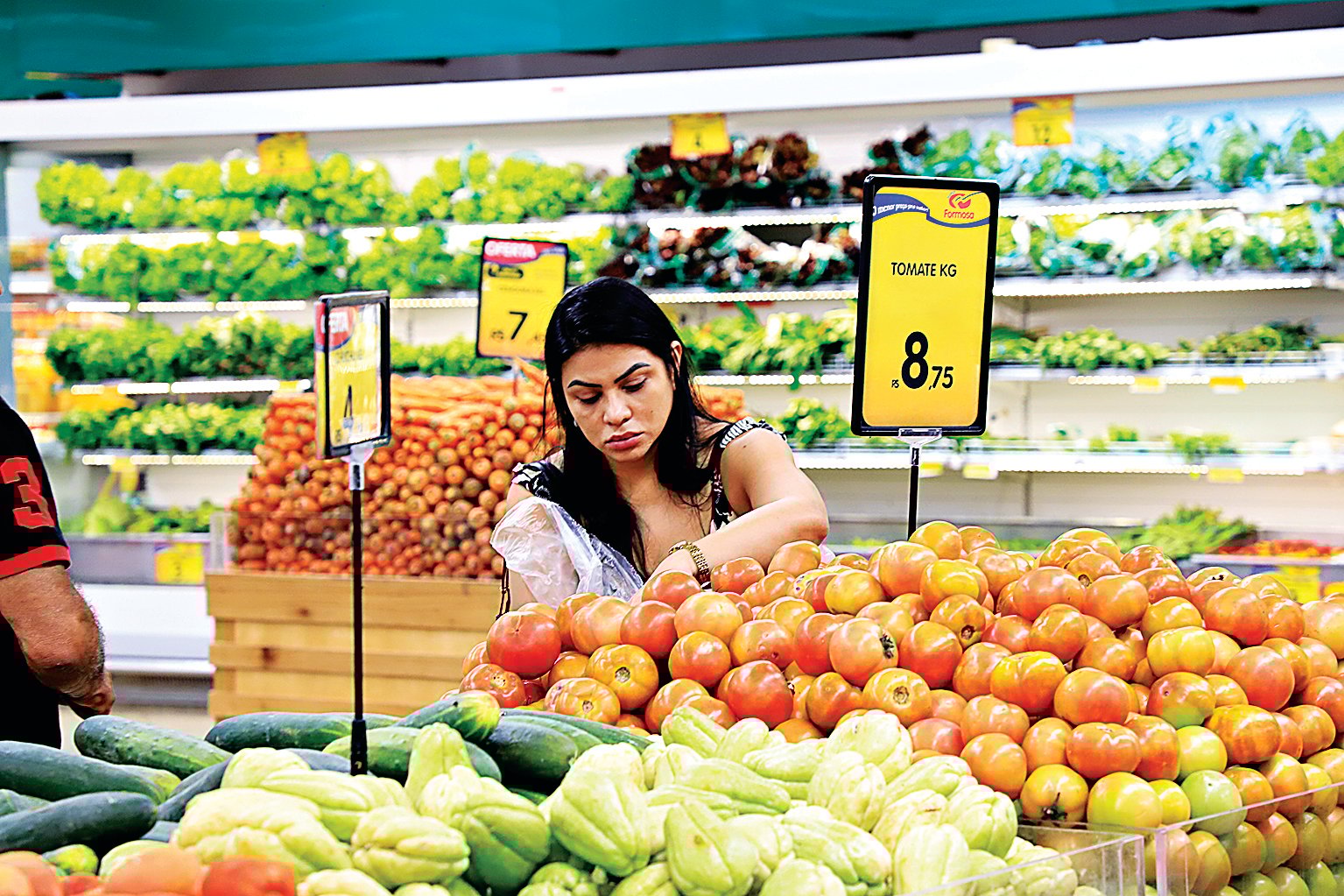 Como se pode observar, o preço médio do quilo do tomate ficou cerca de 15,58% mais caro em abril de 2025 em relação ao mês anterior,