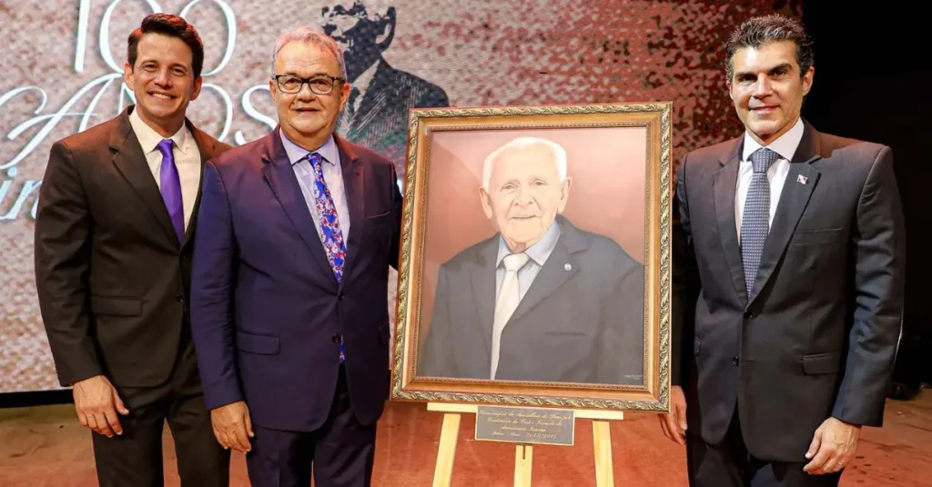 A honraria, que é a mais elevada concedida pelo Estado, foi entregue pelo governador Helder Barbalho em homenagem aos 100 anos de vida do pastor.