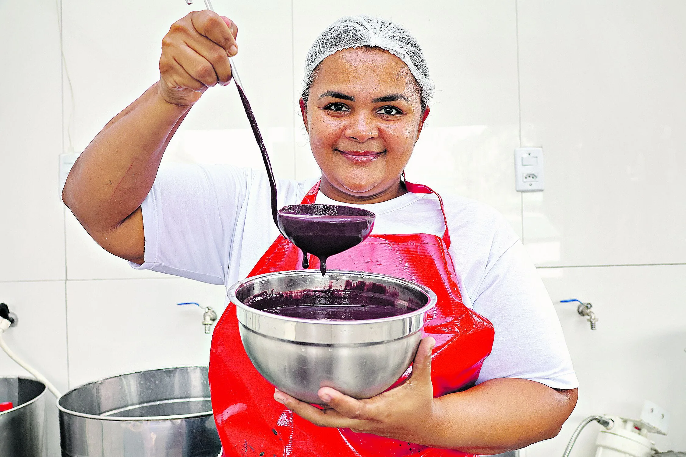 Toda a dedicação mantida por Lays desde que decidiu atuar no ramo do açaí é apenas um exemplo do impacto da participação feminina na produção e comercialização desse produto que carrega tanto significado para os paraenses.