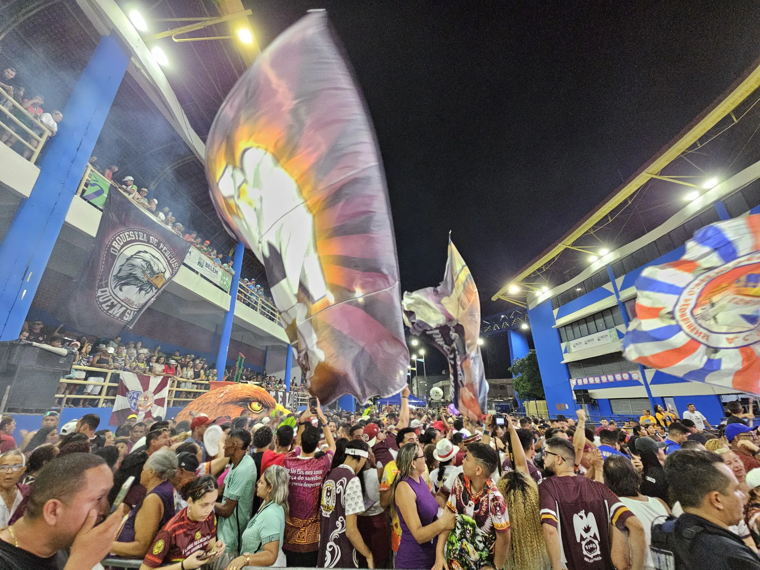 Pelo segundo ano consecutivo, o Carnaval de Belém coroou duas escolas de samba como campeãs. Foto e vídeo: Even Oliveira