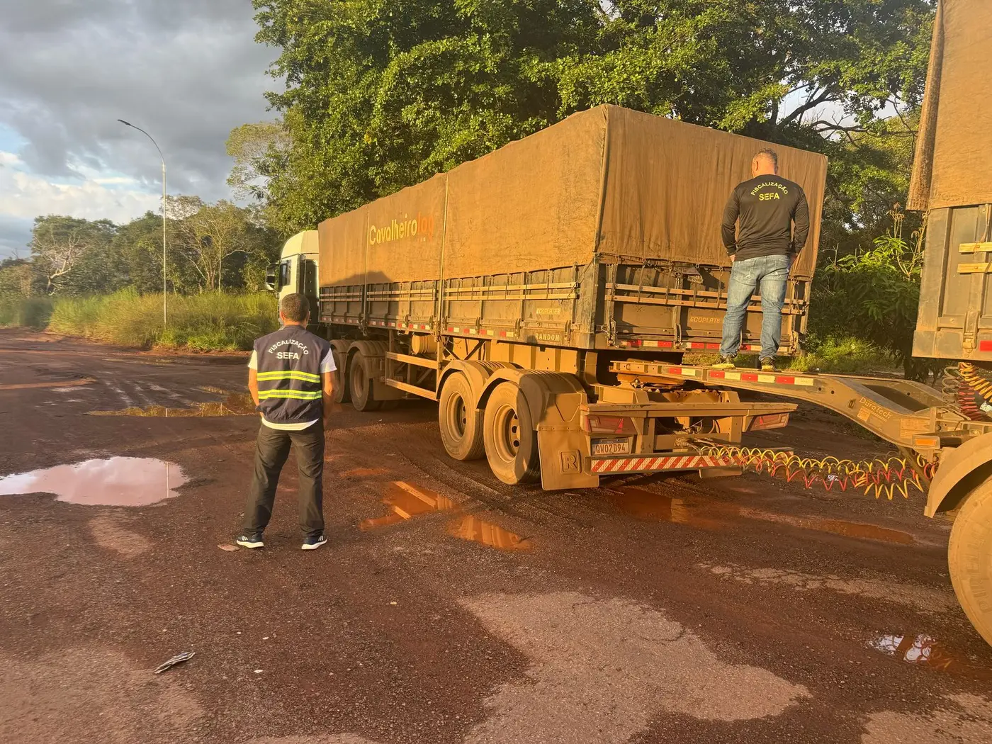 Caminhão que transportava a carga de açúcar