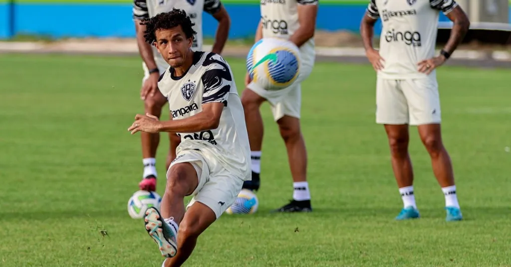 O meia paraense não consegue ter oportunidades no Paysandu - Foto: Jorge Luis Totti/PSC