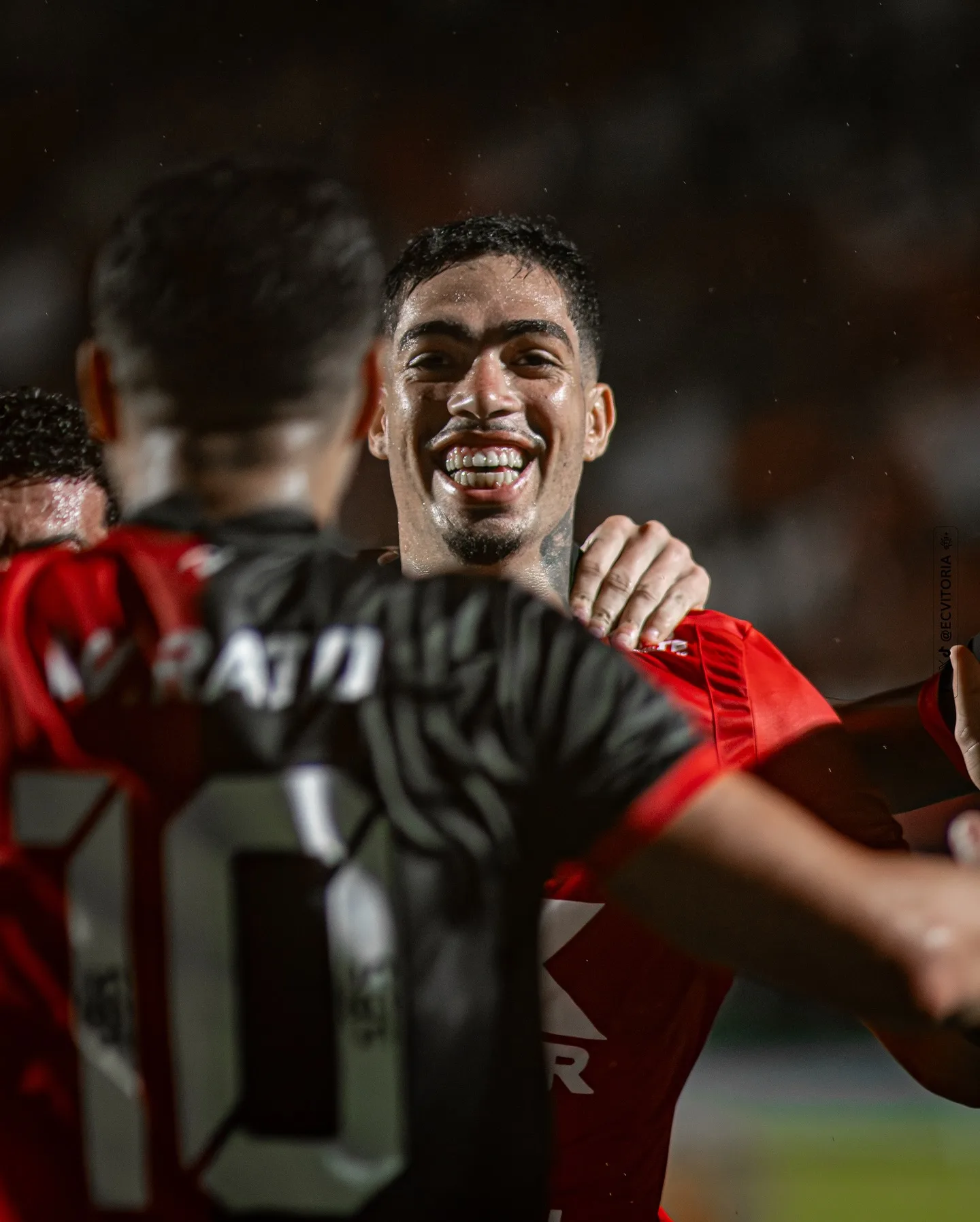 No cenário esportivo da Bahia, o jogo entre Vitória e Atlético de Alagoinhas é um dos destaques do Campeonato Baiano.