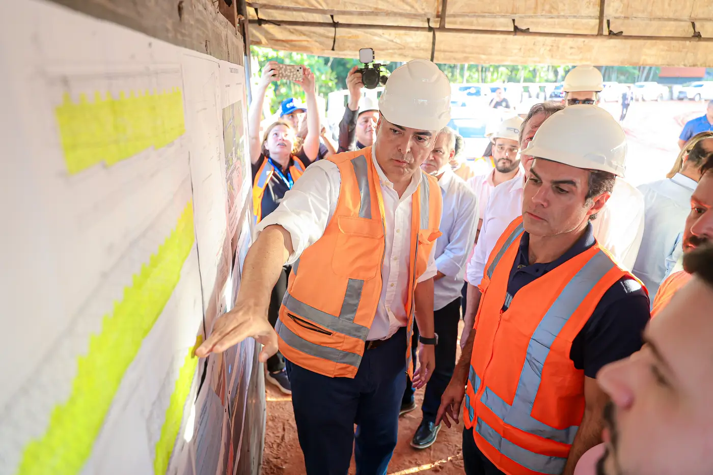 Helder Barbalho fez visita técnica e destacou o andamento das obras do viaduto da Avenida Independência com a Avenida Três Corações, em Ananindeua, e do viaduto da Avenida Mário Covas com a Avenida Três Corações