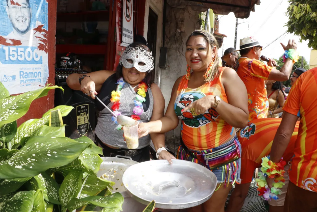 Descubra como o Chulé de Pato traz alegria e resistência cultural ao Guamá durante o Carnaval com seu tema social e ambiental.