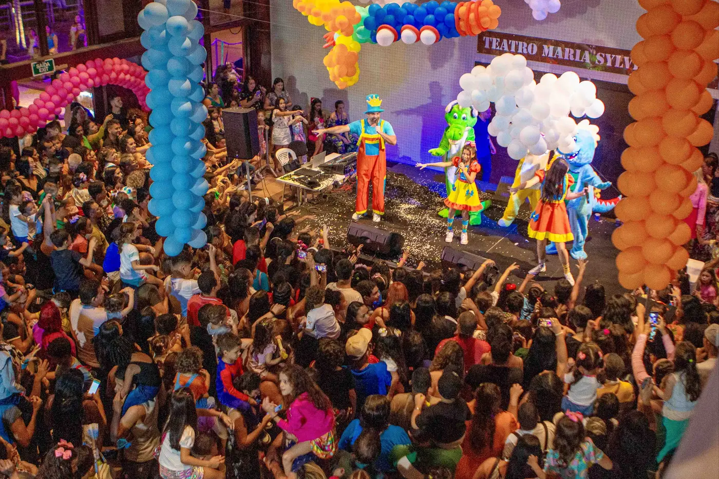 Não perca o Bailinho de Carnaval na Estação das Docas em 2025. Diversão, inclusão e programação para toda a família!