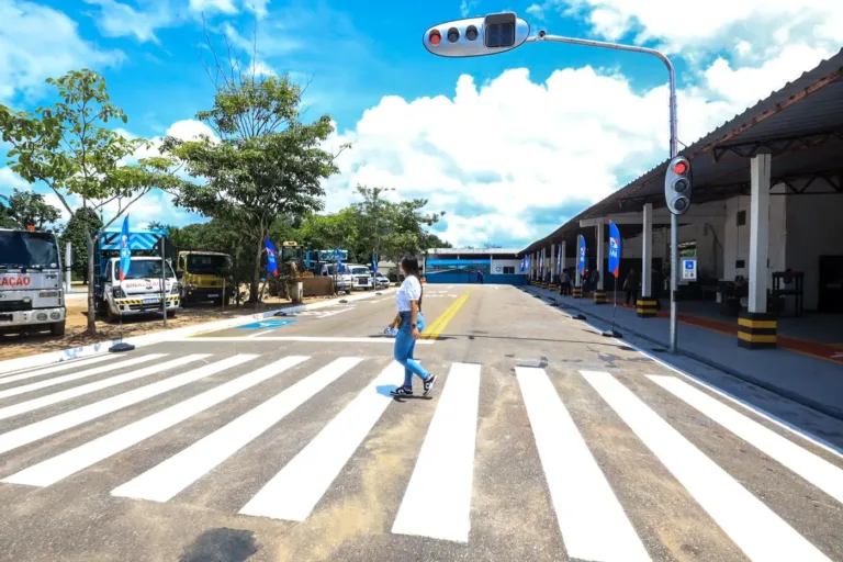 O trabalho conjunto visa à implantação de sinalização de trânsito horizontal e vertical, além de modernização semafórica e implantação do Centro de Controle Operacional