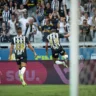 Rony festeja o quarto gol do Galo na final.