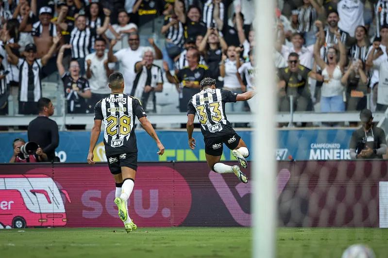 Rony festeja o quarto gol do Galo na final.