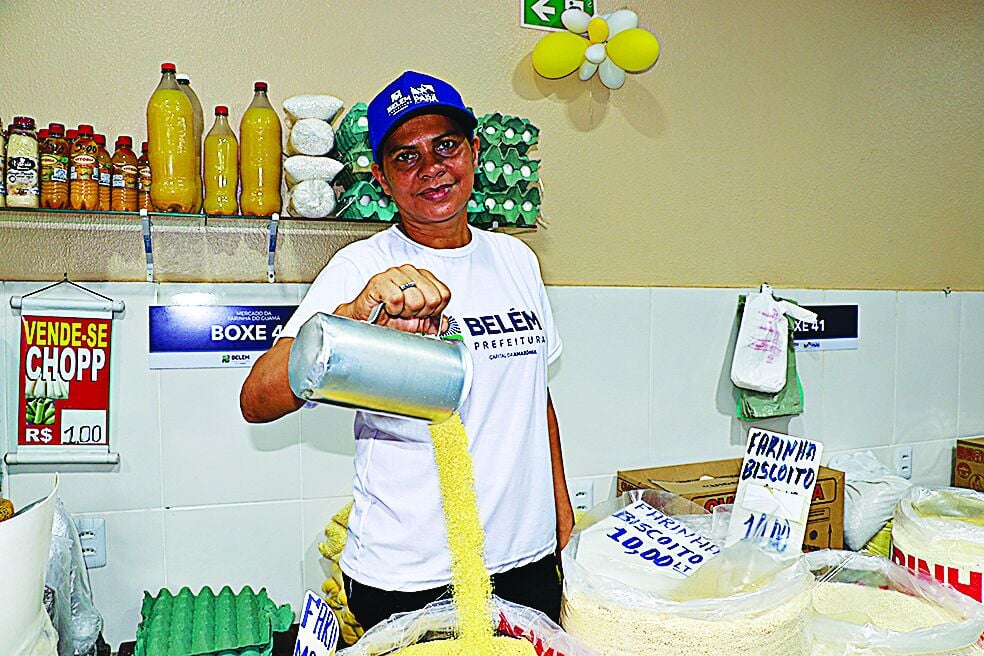 O governador Helder e o prefeito Igor, além do vice-prefeito Cássio e da vice-governadora Hana, durante a entrega do mercado, que dará mais dignidade aos trabalhadores