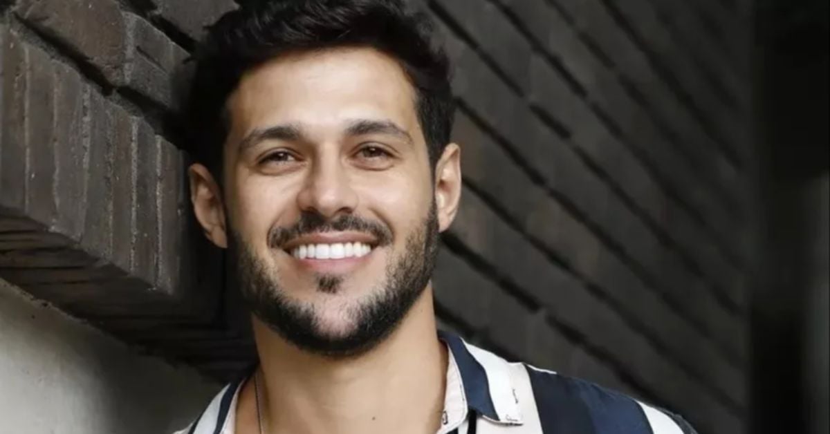 O influenciador, que se tornou um dos nomes mais comentados após sua participação no reality, compartilhou detalhes da conquista nas redes sociais.