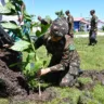 Na manhã desta sexta-feira (14), militares do Comando Militar do Norte (CMN) realizaram a plantação de 150 mudas de árvores nativas da Amazônia no Elevado Daniel Berg, em Belém.