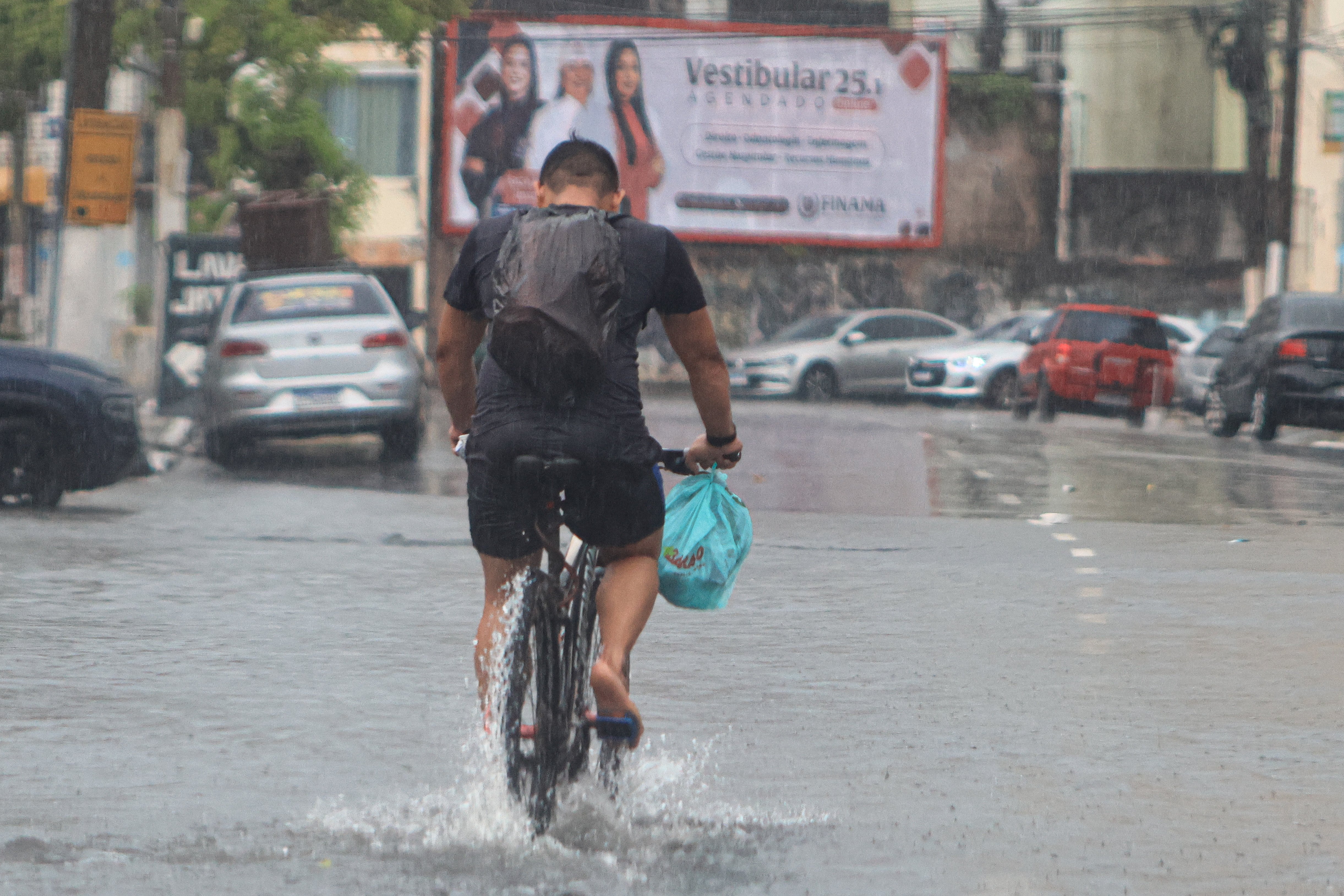 A Prefeitura de Belém, por meio da Defesa Civil Municipal, emitiu um alerta para o horário da maré alta nesta quinta-feira (3), prevista para as 17h23.