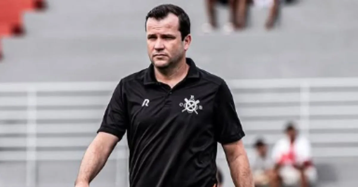 O técnico de 42 anos, natural de Ribeirão Preto (SP), sinalizou a possível contratação ao seguir o perfil oficial do Remo no Instagram.