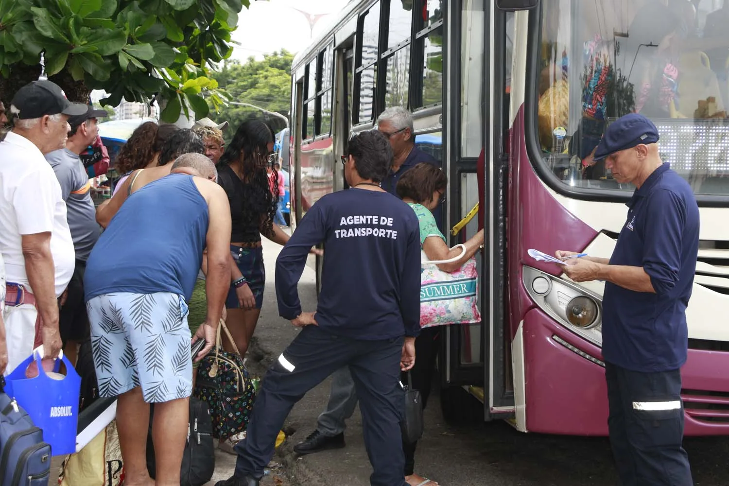 Os sistemas de monitoramento deverão ser capazes de contabilizar, em tempo real, o número de passageiros embarcados.