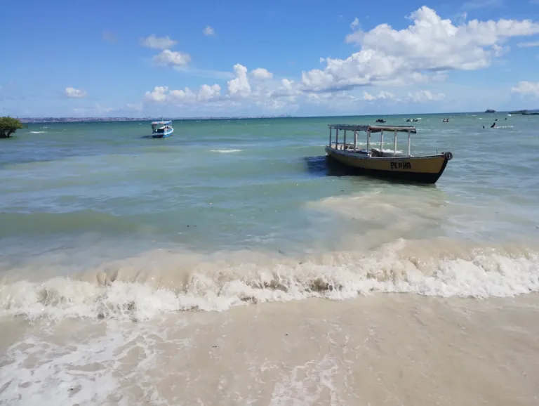 Belezas da Praia das Neves são pouco exploradas pelo turismo tradicional. Fotos: Luiz Octávio Lucas