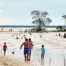 Muita gente aproveitou o ambiente calmo nas praias para curtir o período do Carnaval em família. Foto: Ricardo Amanajás / Diario do Pará.