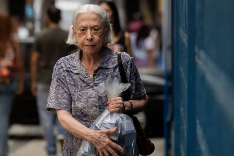 Fernanda Montenegro em cena do filme 'Vitória' - Divulgação

