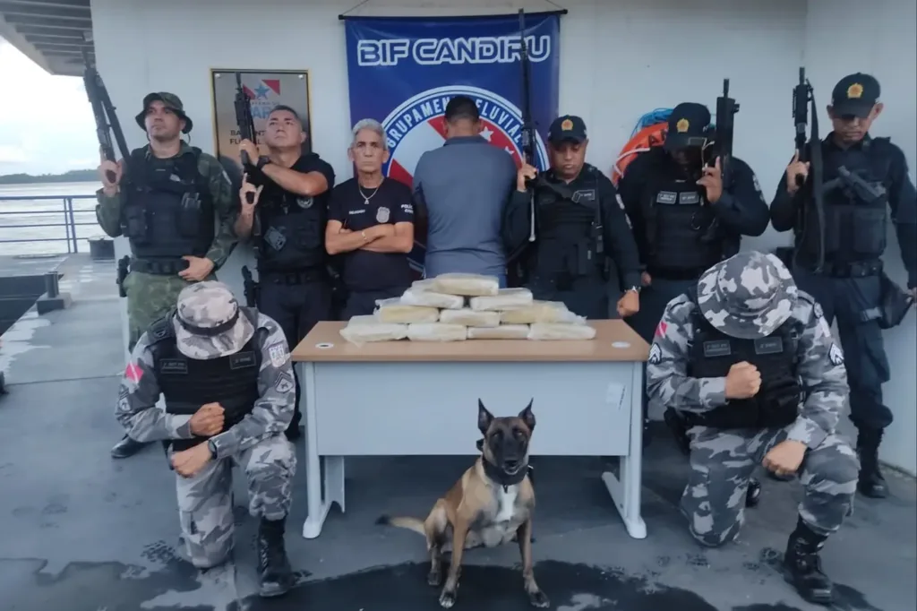 Homem também foi preso em ação da Base Fluvial Candiru, em Óbidos
Homem também foi preso em ação da Base Fluvial Candiru, em Óbidos
