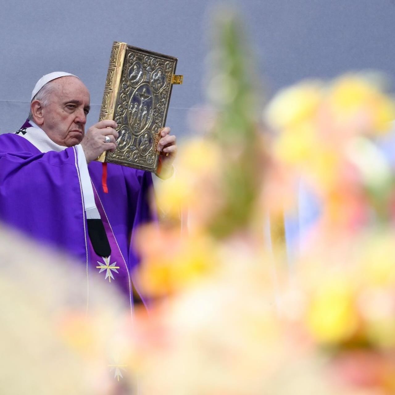 A partir da próxima quarta-feira (7), 133 cardeais se trancam, sem celular, para escolher o sucessor de Francisco, morto no último dia 21.