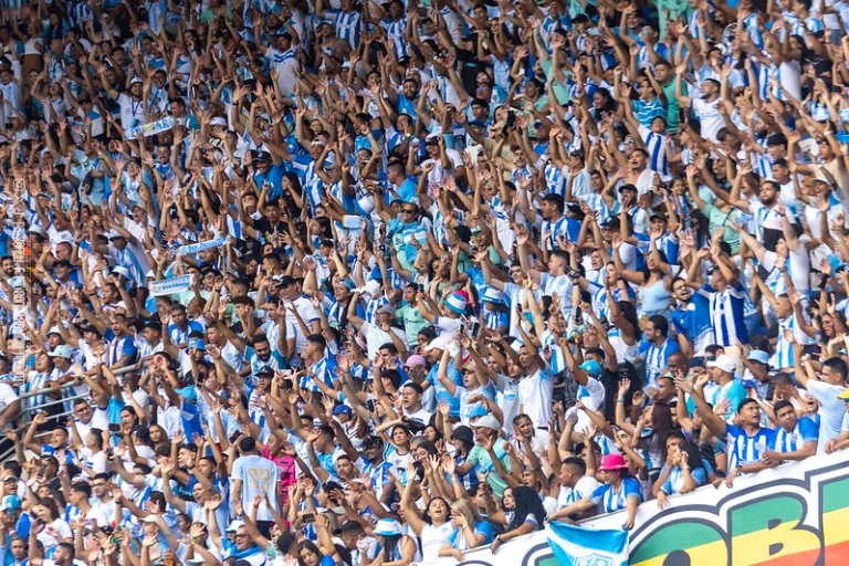 Mesmo enfrentando dificuldades na Série B do Brasileirão, a torcida do Paysandu demonstra que o amor pelo clube está acima dos resultados