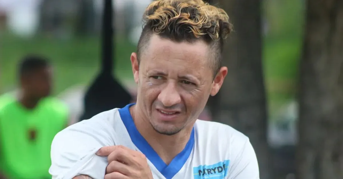 Thiago Nascimento Barbosa, conhecido como Thiago Marabá, ex-jogador do Águia de Marabá e outros clubes, faleceu na noite desta segunda-feira (31)