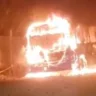 Os criminosos incendiaram dois ônibus. Foto: Divulgação
