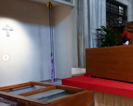 Depois de uma missa e um cortejo para cerca de 400 mil pessoas, o adeus ao Papa Francisco culminou no seu sepultamento