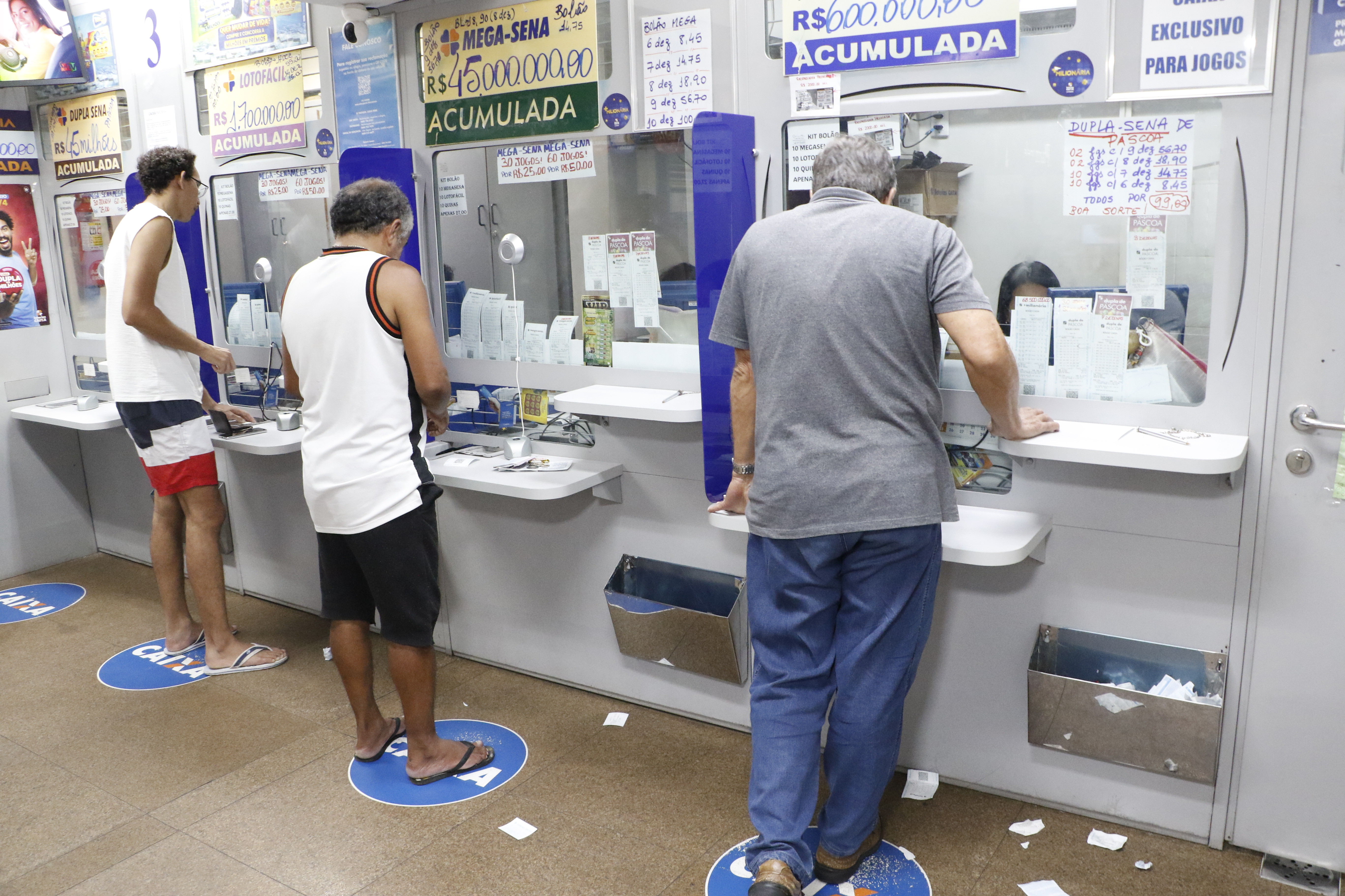 A Loteria Federal realizou o concurso 5990 neste sábado, 9 de agosto, e os números sorteados foram divulgados