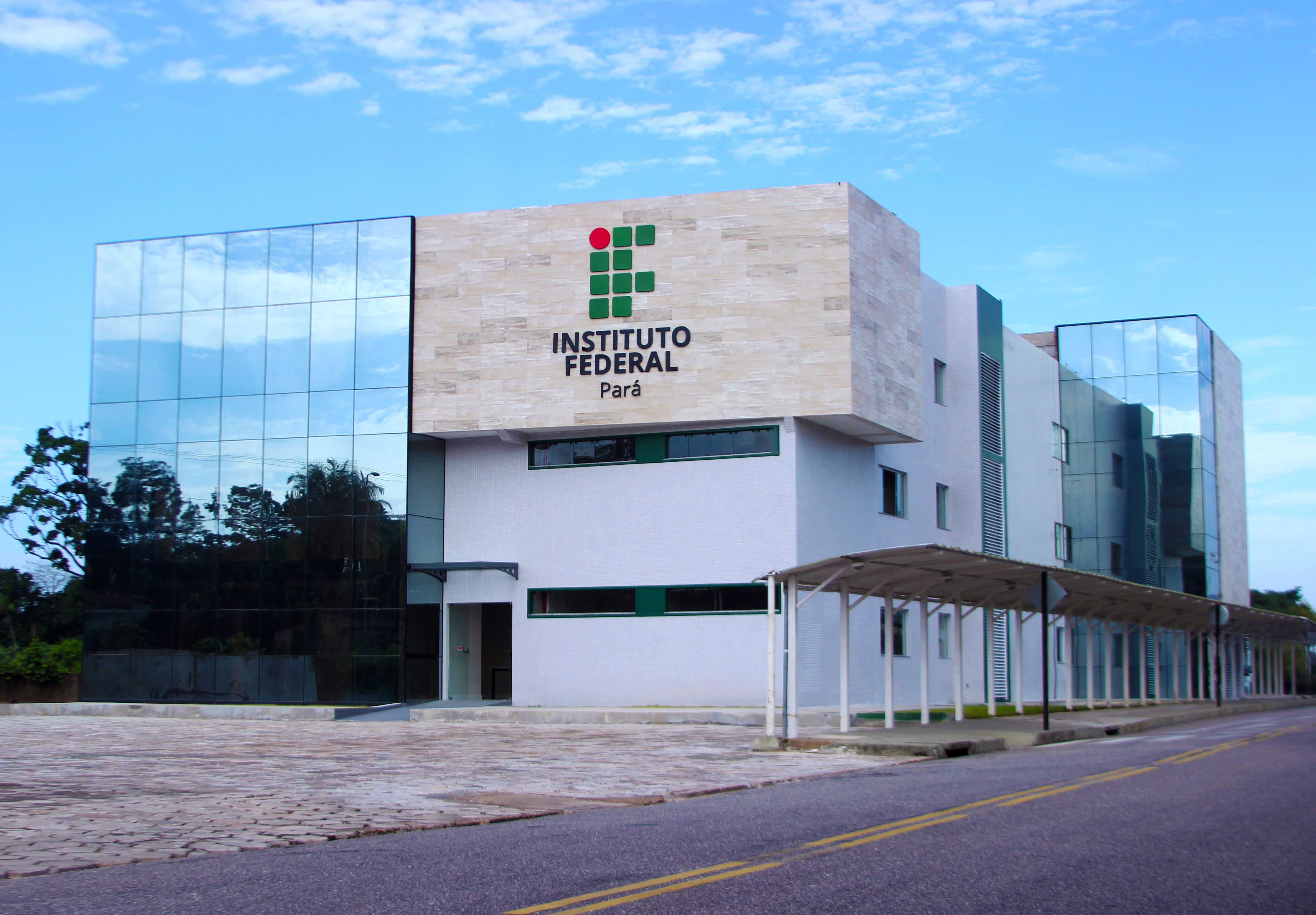 As vagas são destinadas a candidatos que já concluíram o Ensino Médio ou equivalente.