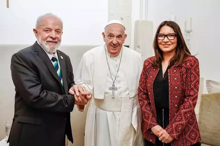 A viagem foi confirmada pelo Palácio do Planalto. A comitiva completa deve ser anunciada nesta terça-feira (22/4).