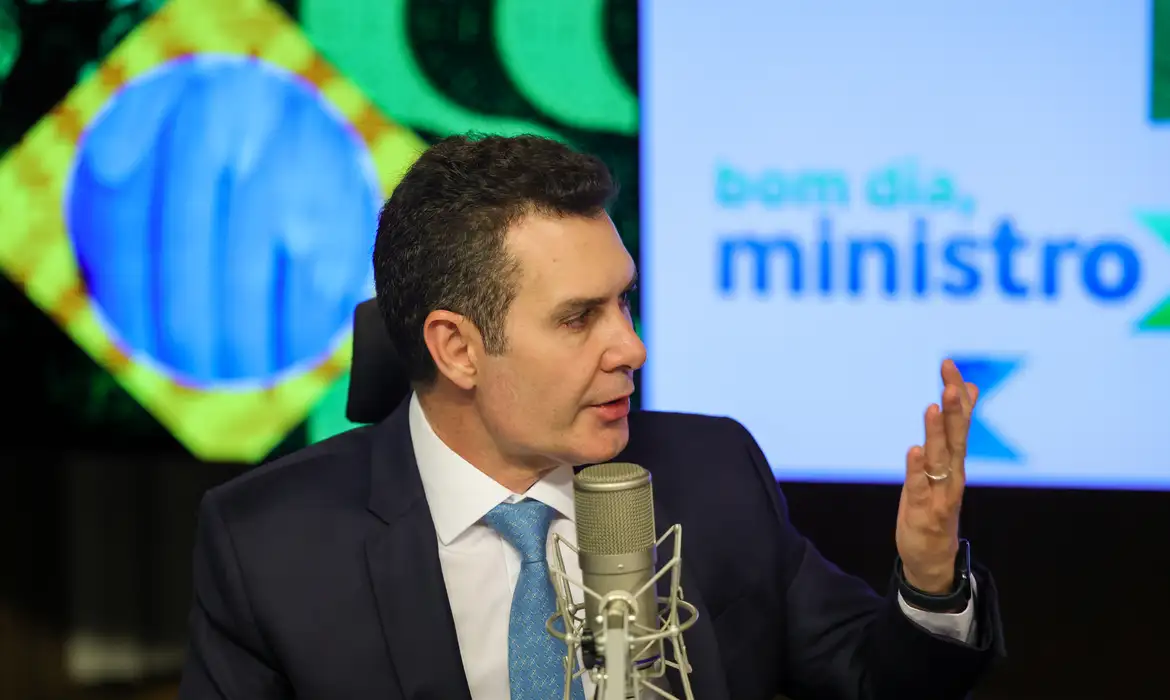 O ministro das Cidades, Jader Filho, realiza nesta sexta-feira (20) uma visita técnica às obras do Residencial Viver Mosqueiro, localizado no Distrito de Mosqueiro,